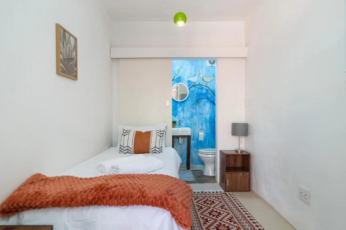 Funky Pet Friendly, 2-Bedroom Escape, Bo-Kaap Cape Town