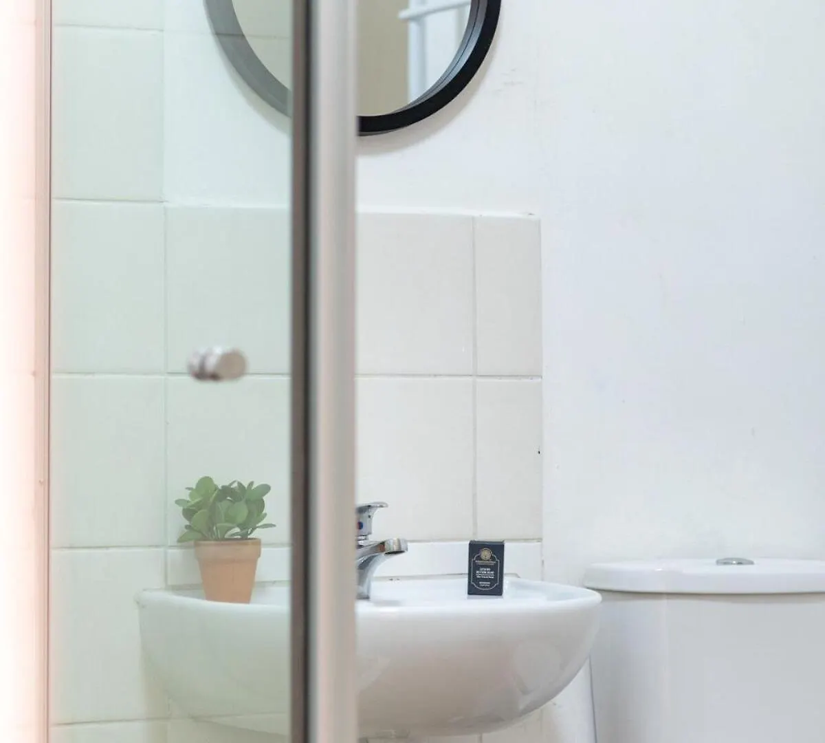 Funky Pet Friendly, 2-Bedroom Escape, Bo-Kaap Cape Town 0*,  South Africa